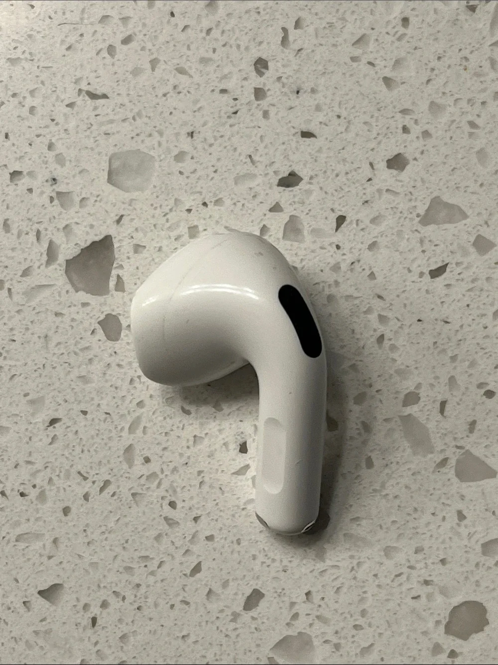 Genuine Apple AirPods 4 (L) A3053 Right side Replacement ONLY